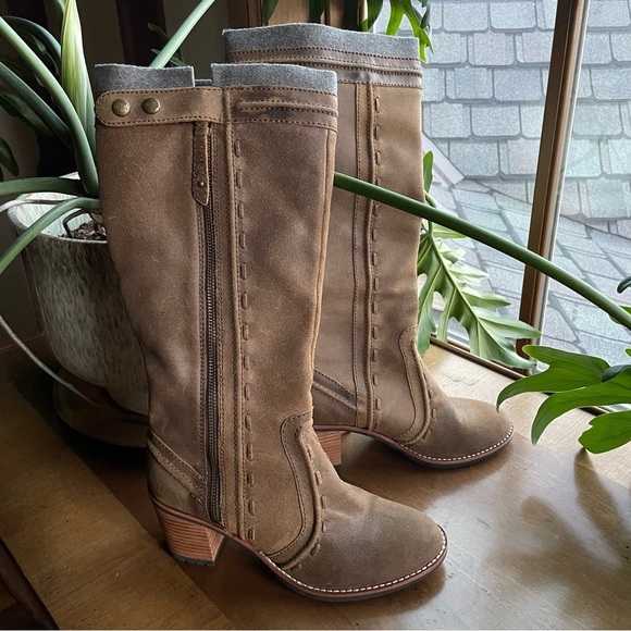 Fossil Knee High Lug Sole Heeled Tall Leather Boots - Picture 11 of 11